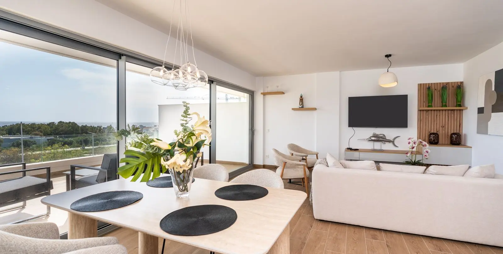 Sale of middle floor apartment in Estepona 5