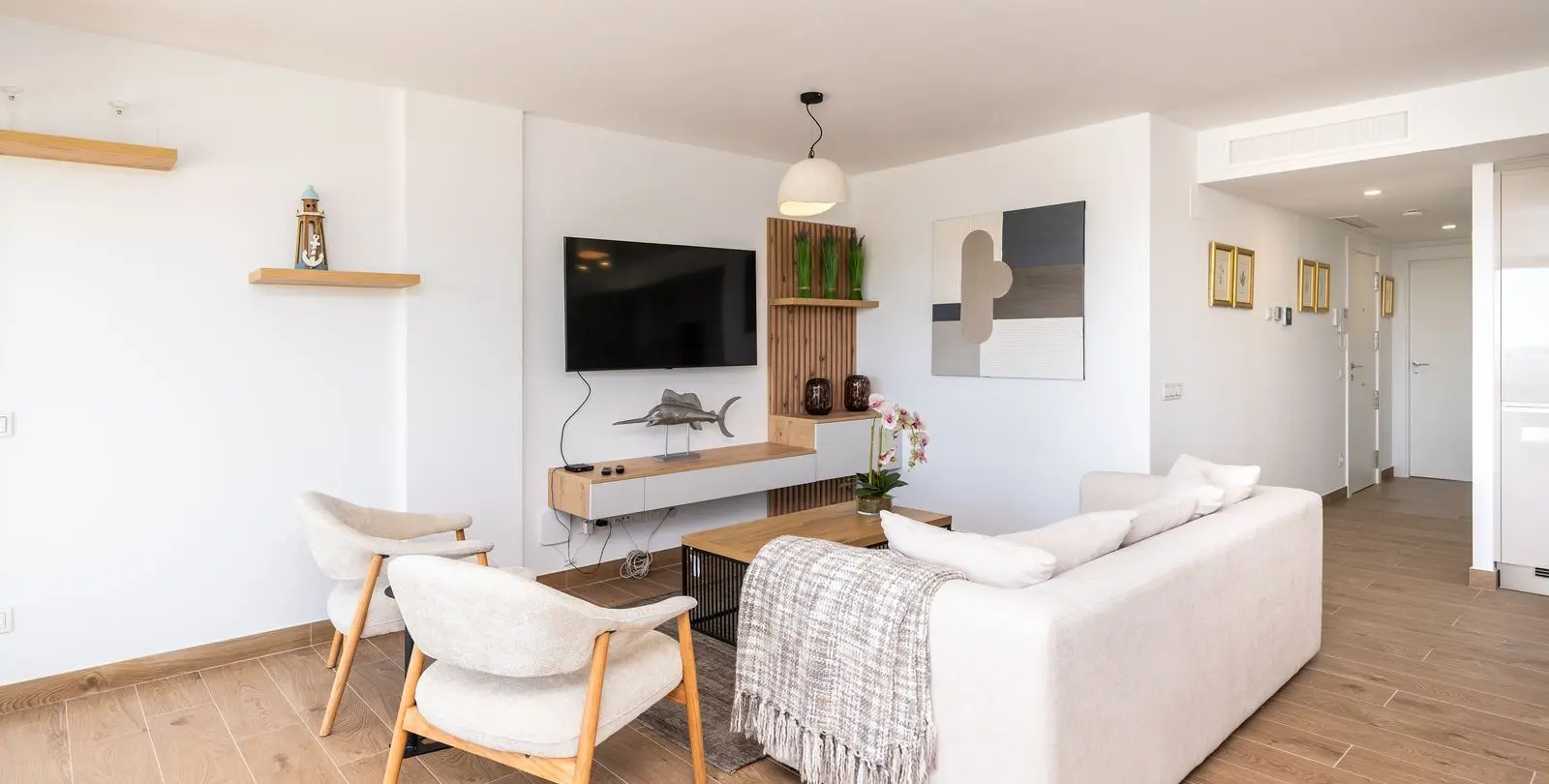 Sale of middle floor apartment in Estepona 6