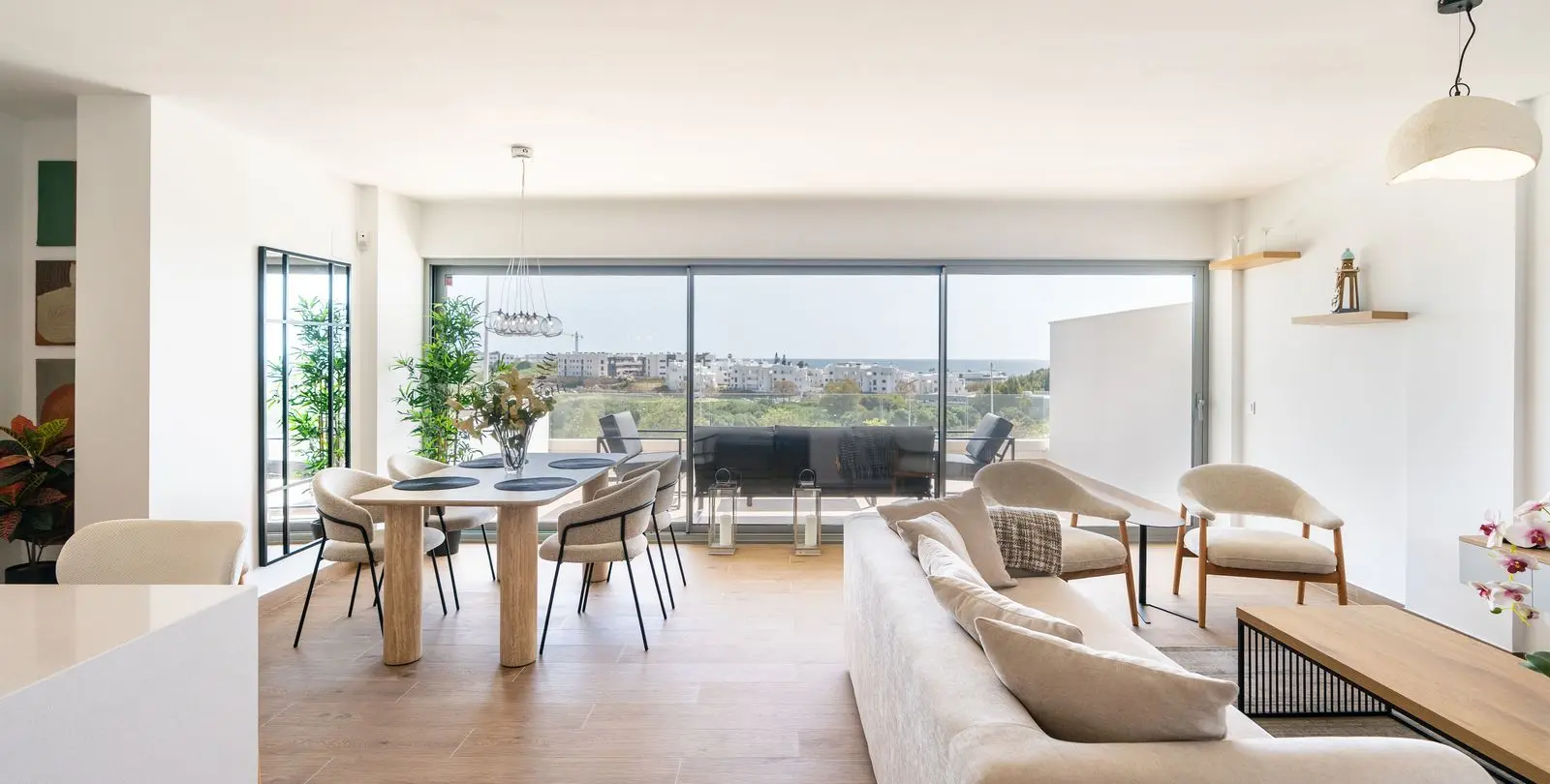 Sale of middle floor apartment in Estepona 7