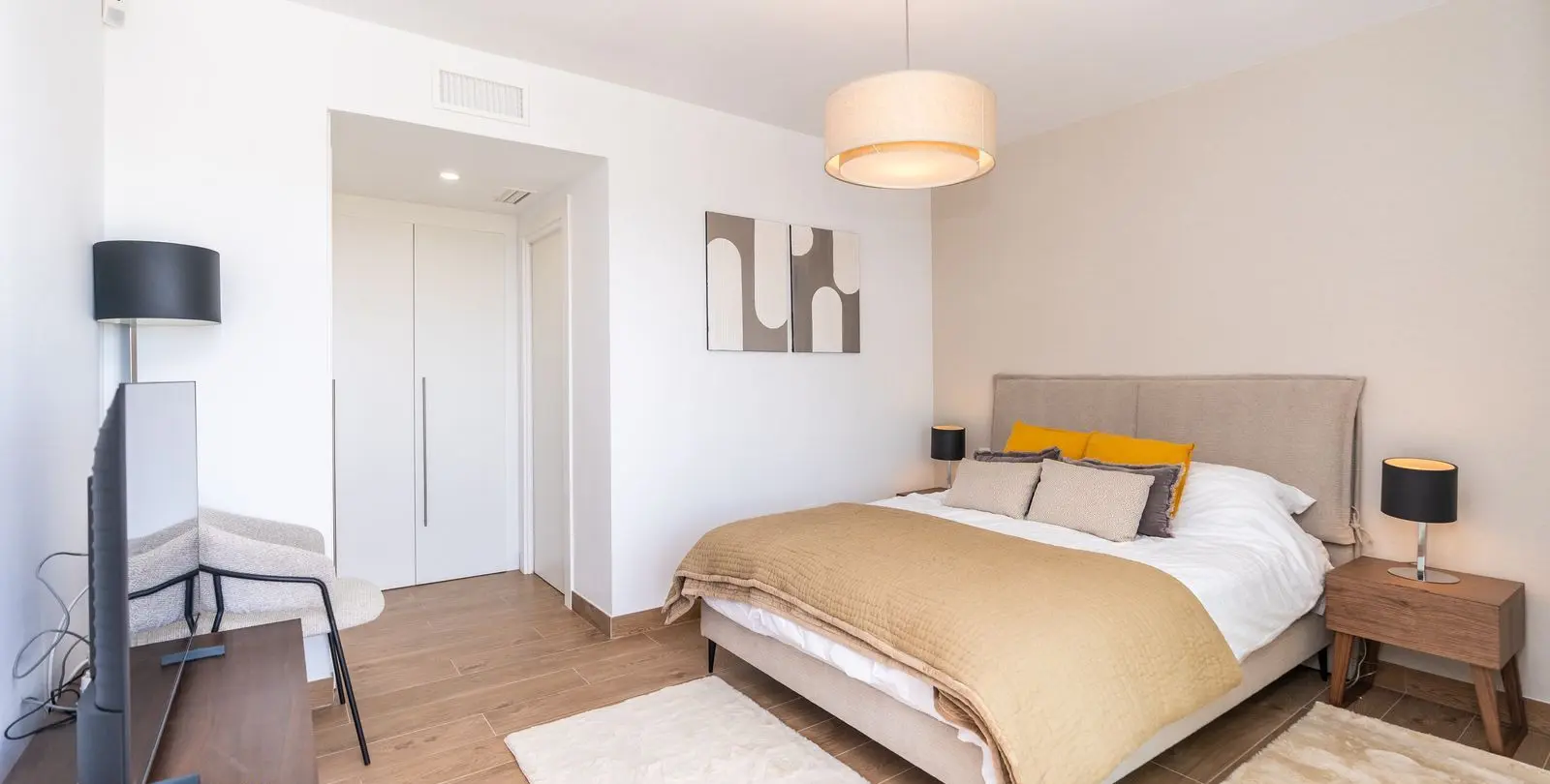 Sale of middle floor apartment in Estepona 9