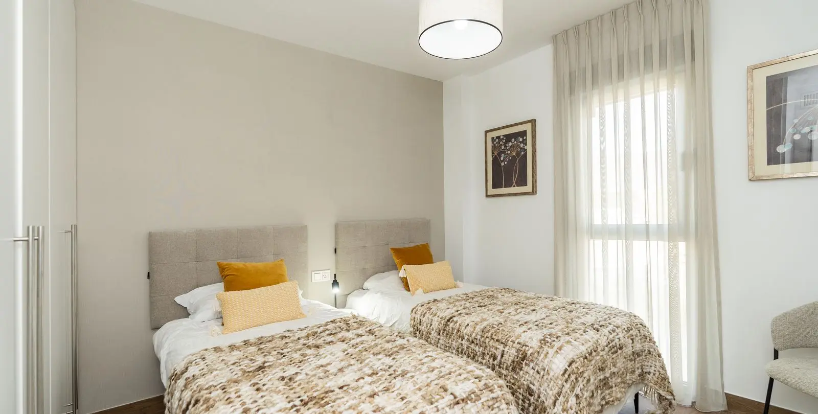 Sale of middle floor apartment in Estepona 15