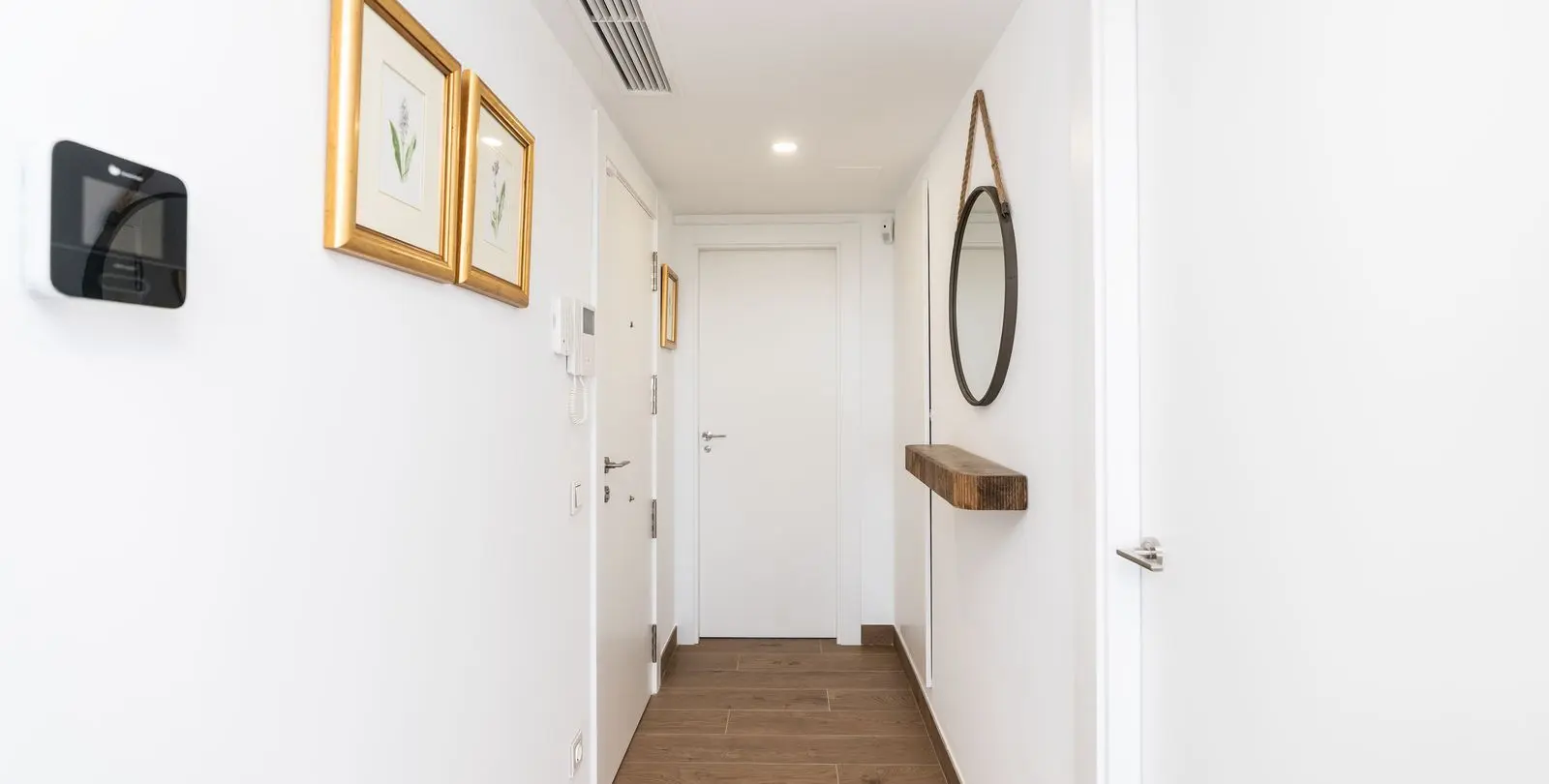 Sale of middle floor apartment in Estepona 16