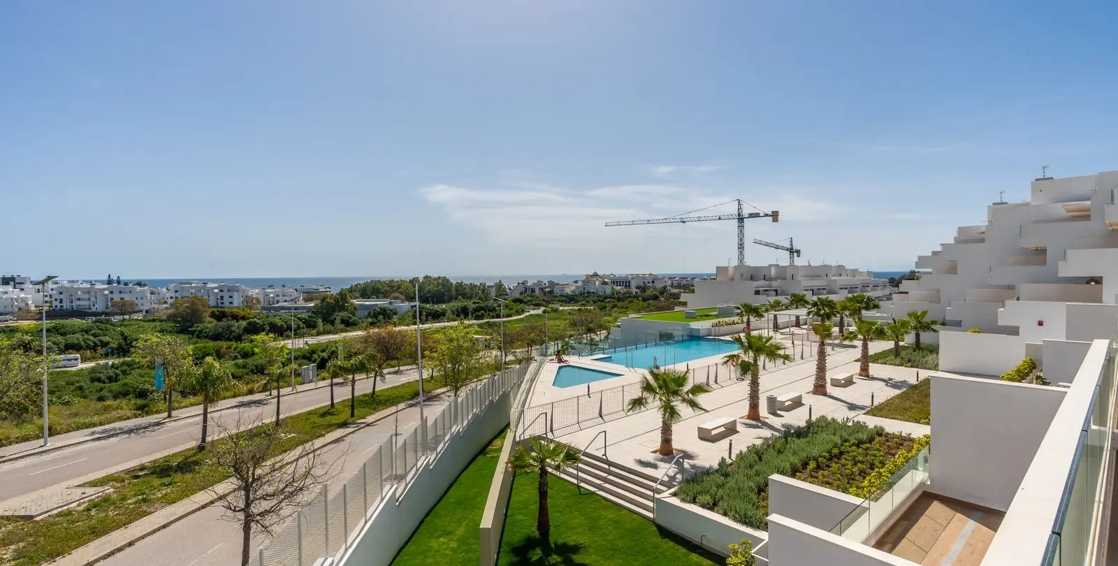 Sale of middle floor apartment in Estepona 23