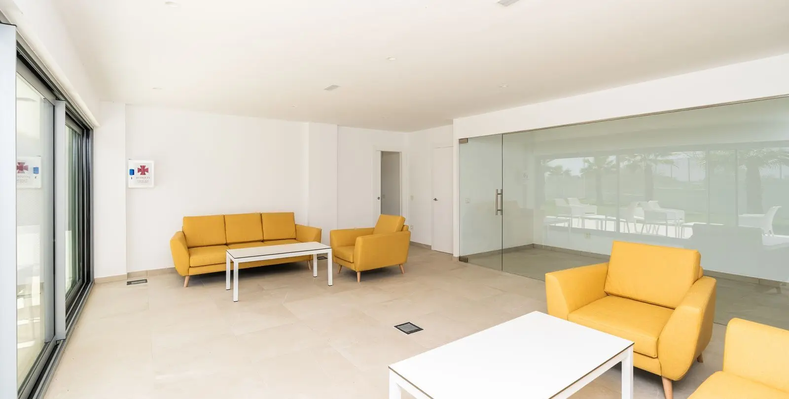 Sale of middle floor apartment in Estepona 25