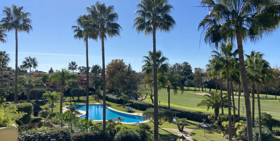 Sale of townhouse in Guadalmina Baja 1