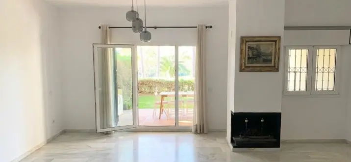 Продажа таунхауса в Guadalmina Baja 1