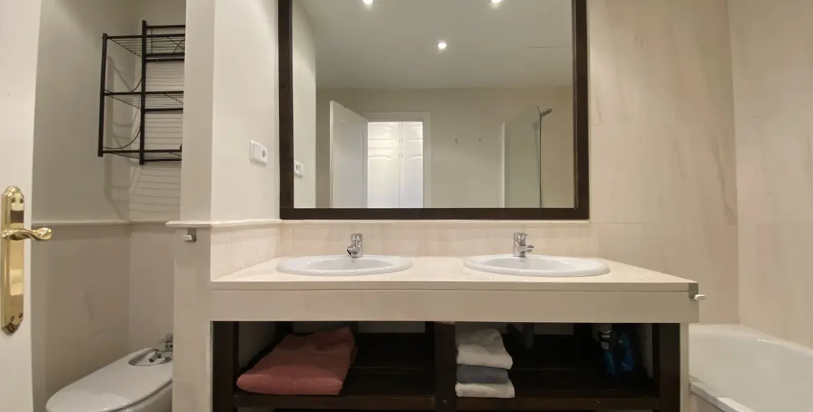 Sale of townhouse in Guadalmina Baja 12