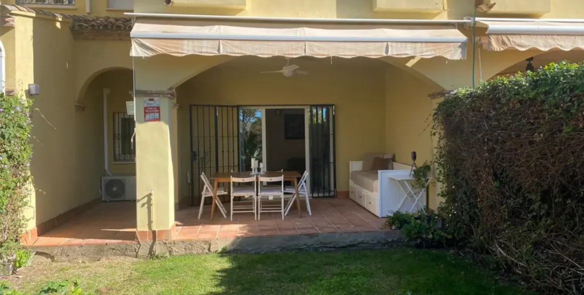 Sale of townhouse in Guadalmina Baja 27