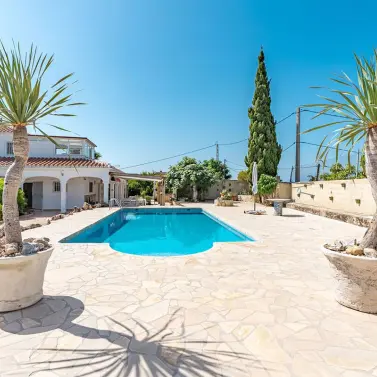 Продажа  отдельно стоящей виллы в Nerja