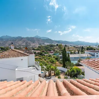Продажа  отдельно стоящей виллы в Nerja