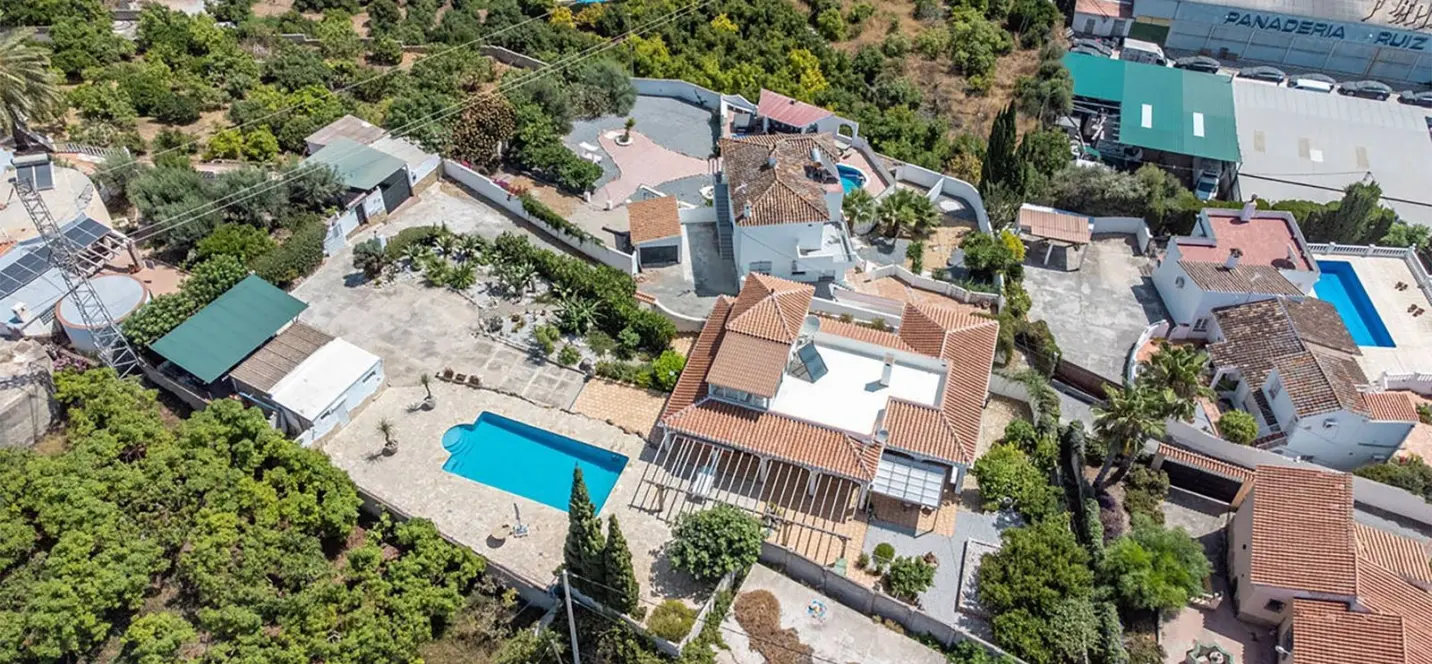 Sale of detached villa in Nerja 1