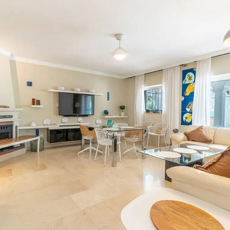 Sale of detached villa in Nerja
