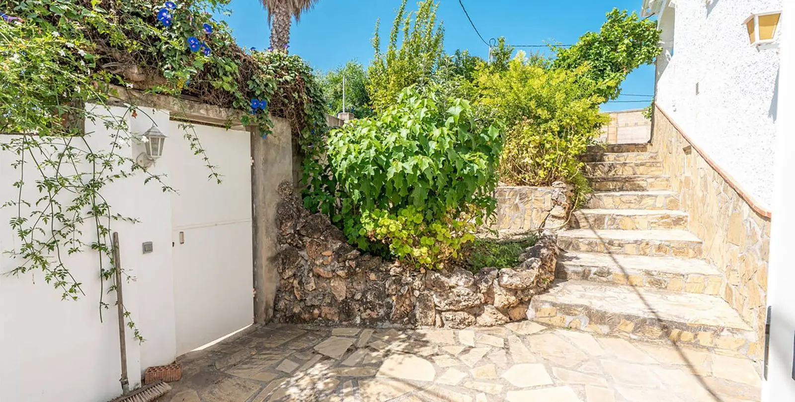 Продажа  отдельно стоящей виллы в Nerja 22