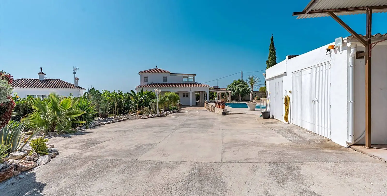 Продажа  отдельно стоящей виллы в Nerja 23