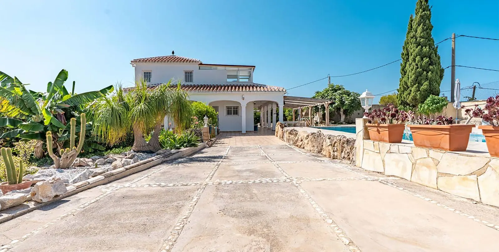 Продажа  отдельно стоящей виллы в Nerja 24