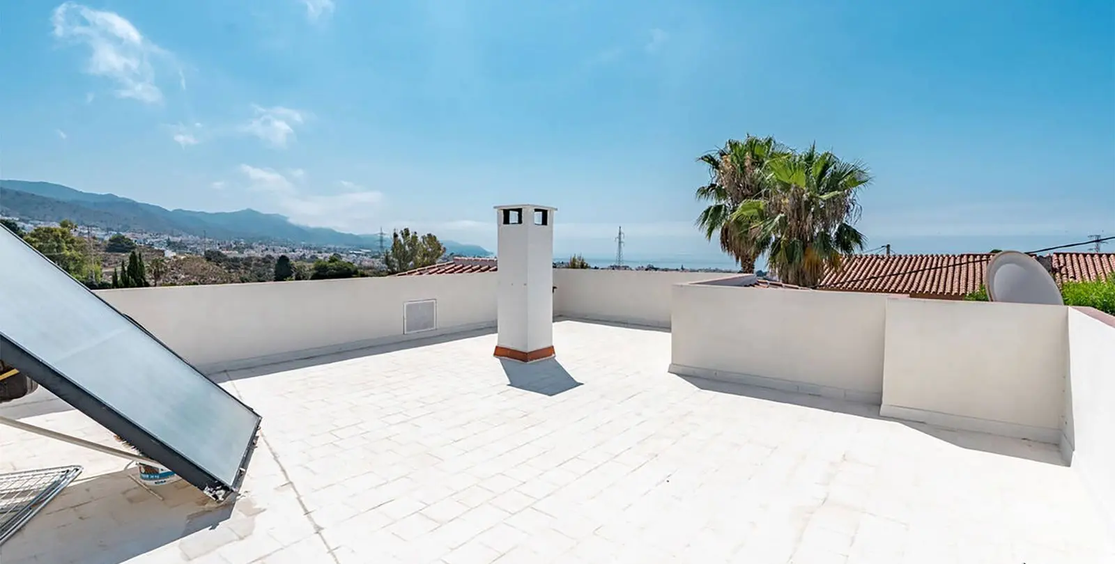 Продажа  отдельно стоящей виллы в Nerja 28