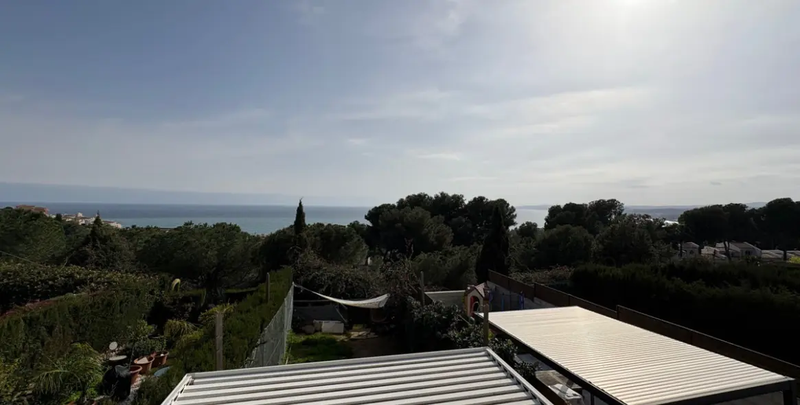 Sale of townhouse in Estepona 2