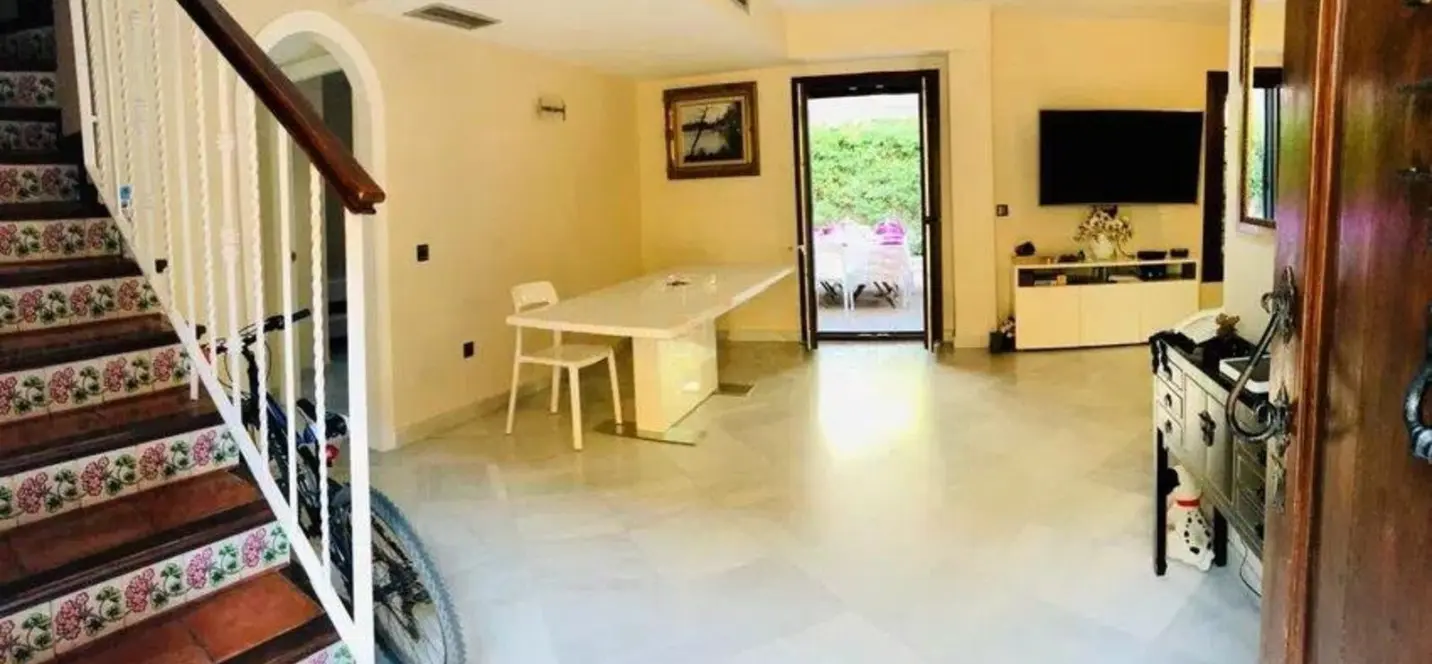 Sale of townhouse in Guadalmina Baja 1