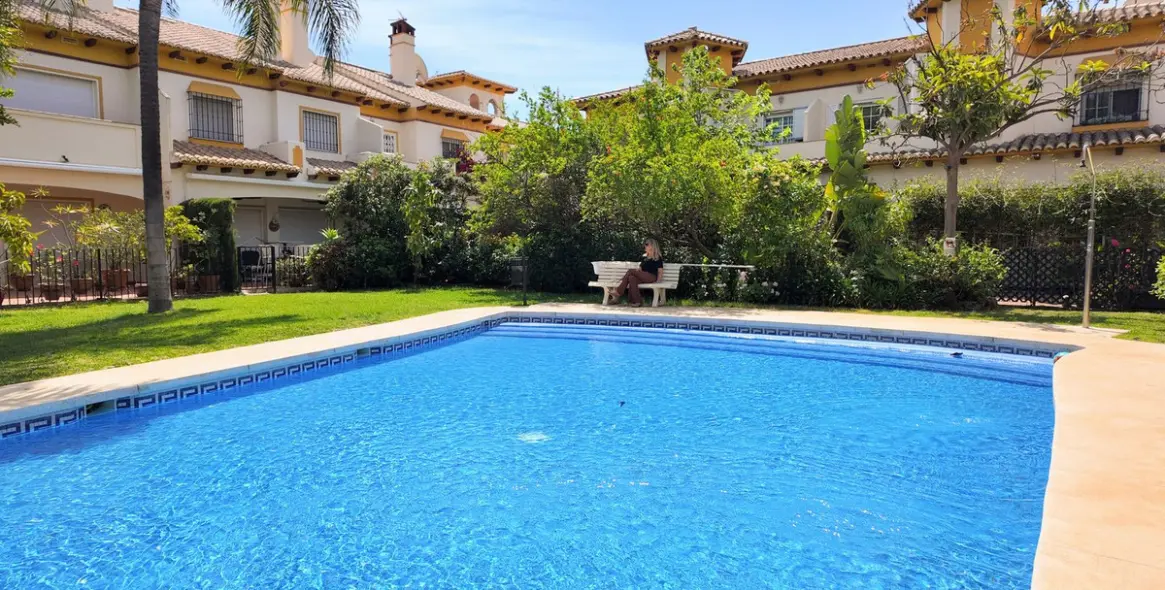 Sale of townhouse in San Pedro de Alcántara 21