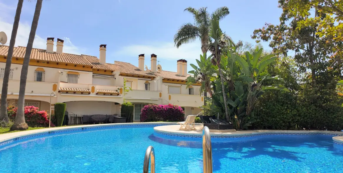 Sale of townhouse in San Pedro de Alcántara 22