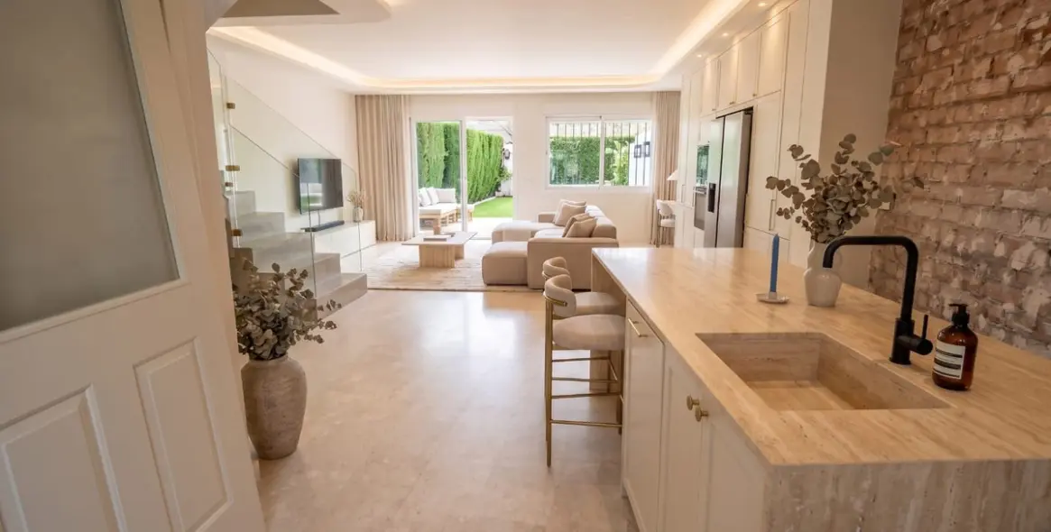 Sale of townhouse in San Pedro de Alcántara 25