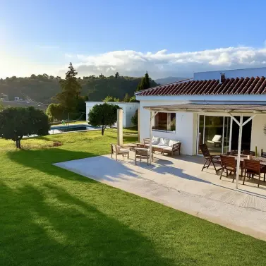 Sale of detached villa in Estepona