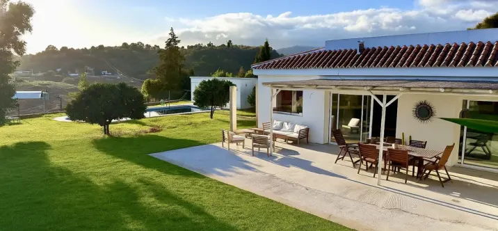 Sale of detached villa in Estepona 0