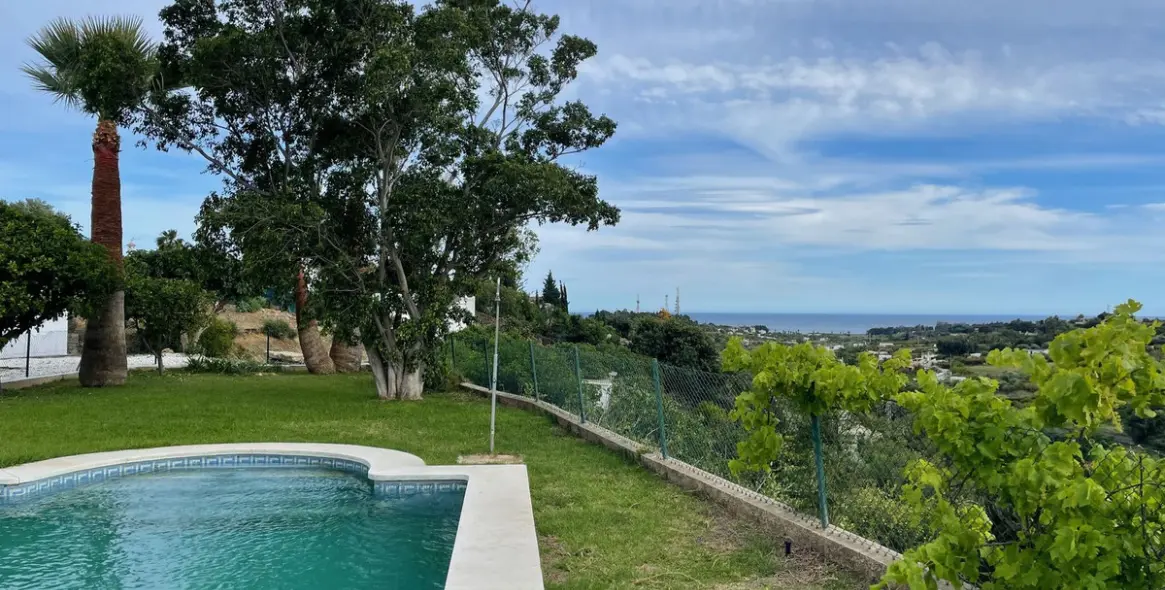Sale of detached villa in Estepona 34