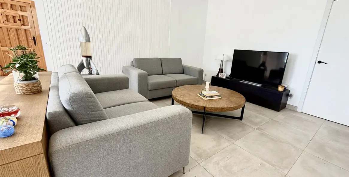 Sale of detached villa in Estepona 46