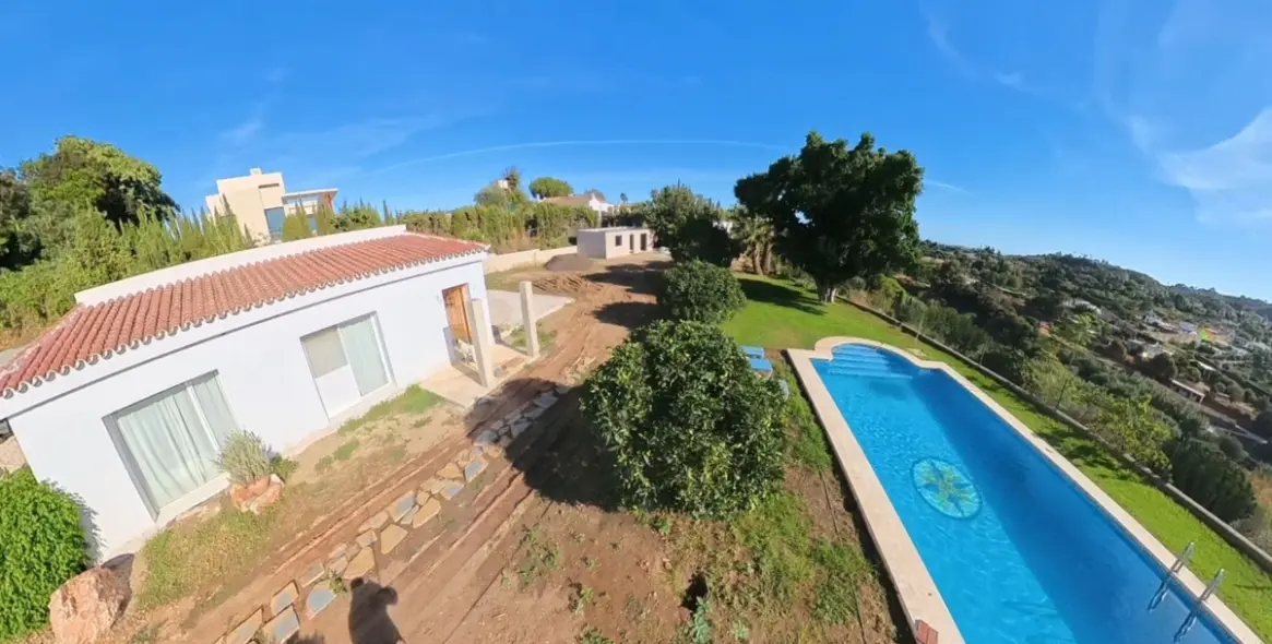 Sale of detached villa in Estepona 74