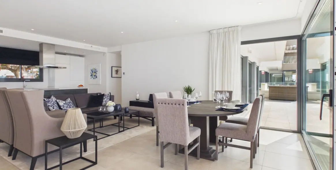 Продажа апартаментов на первом этаже в Estepona 3