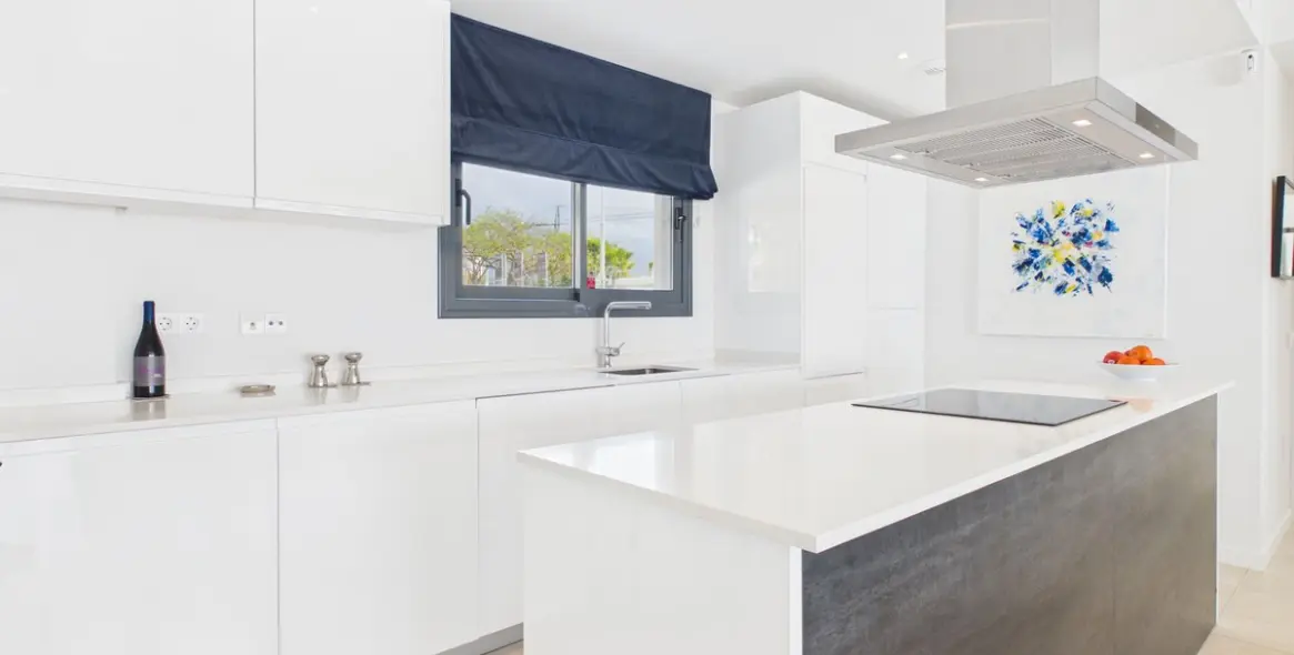 Продажа апартаментов на первом этаже в Estepona 4