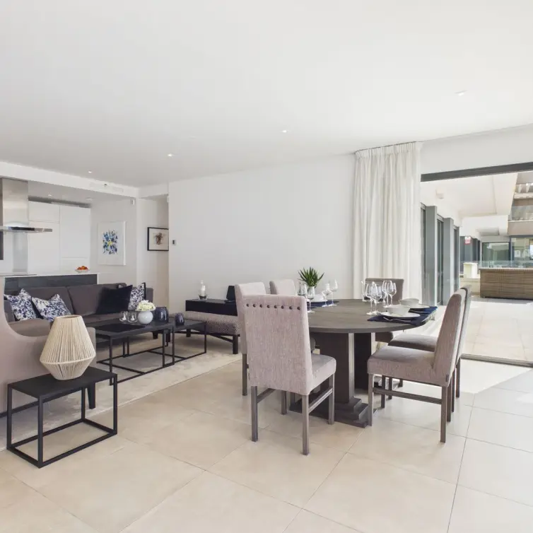 Продажа апартаментов на первом этаже в Estepona