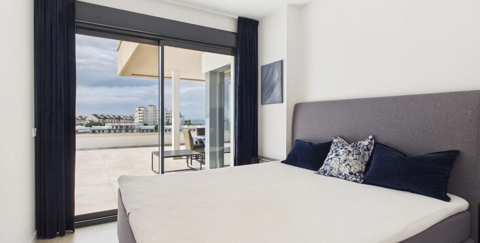 Продажа апартаментов на первом этаже в Estepona 10