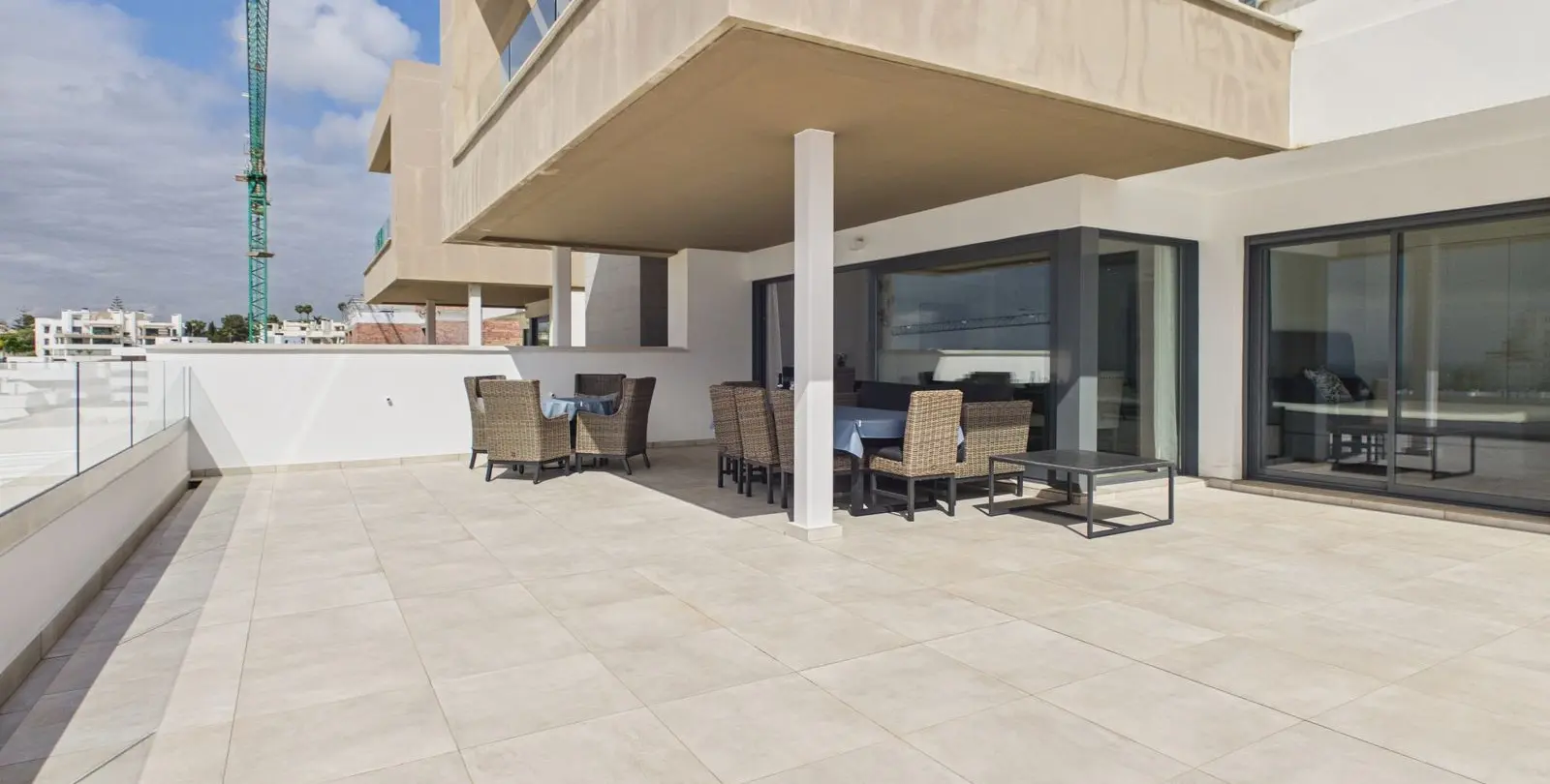Продажа апартаментов на первом этаже в Estepona 24