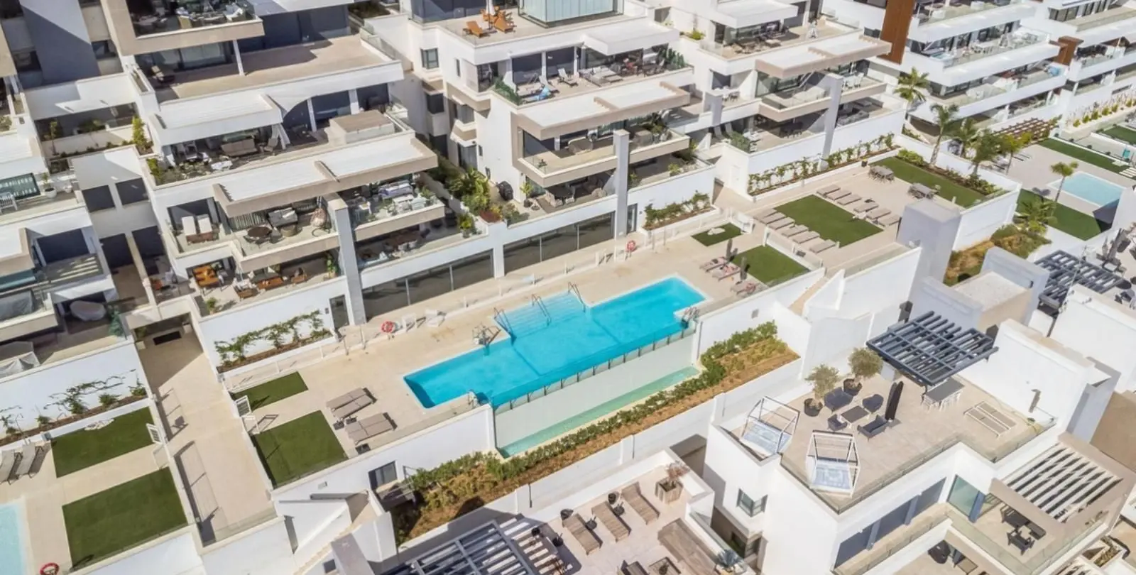 Продажа апартаментов на первом этаже в Estepona 36