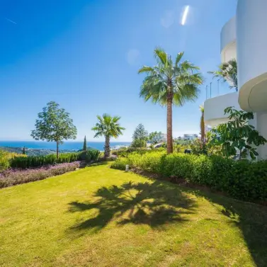 Продажа апартаментов на первом этаже в Marbella