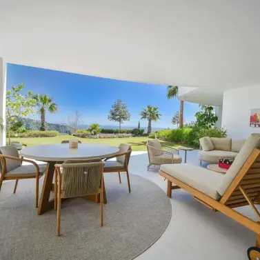 Продажа апартаментов на первом этаже в Marbella