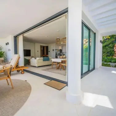 Продажа апартаментов на первом этаже в Marbella