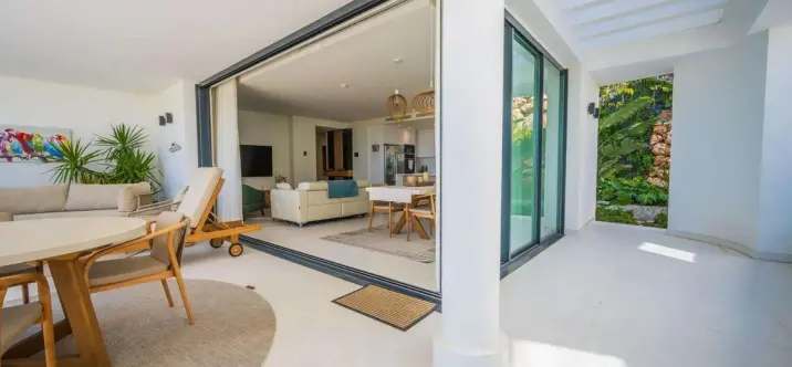 Продажа апартаментов на первом этаже в Marbella 3