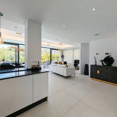 Продажа  отдельно стоящей виллы в Estepona