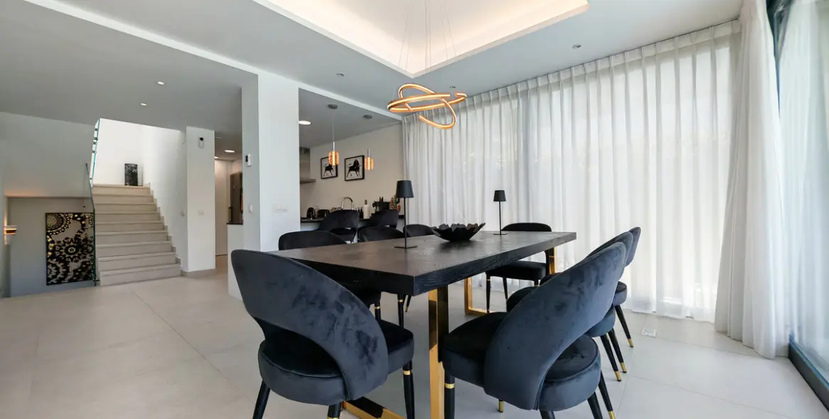 Продажа  отдельно стоящей виллы в Estepona 4