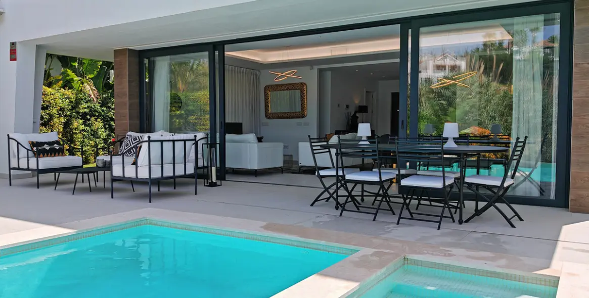 Продажа  отдельно стоящей виллы в Estepona 9