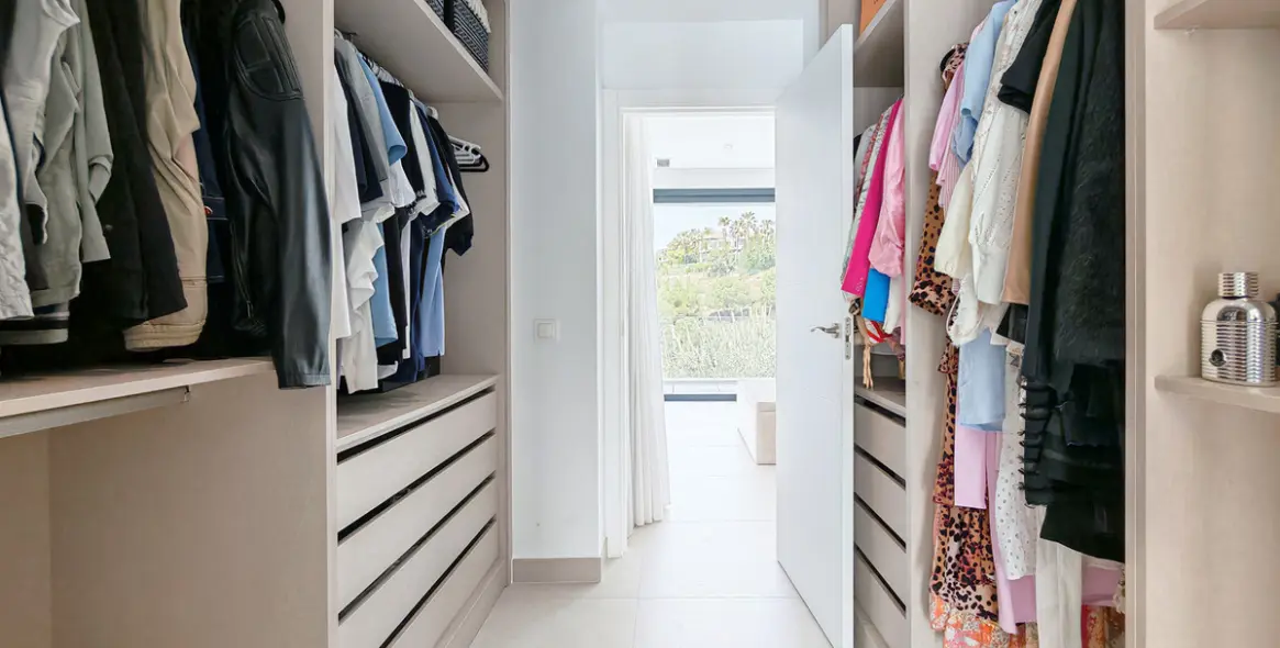 Продажа  отдельно стоящей виллы в Estepona 20