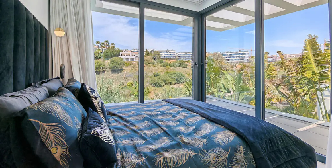 Продажа  отдельно стоящей виллы в Estepona 22