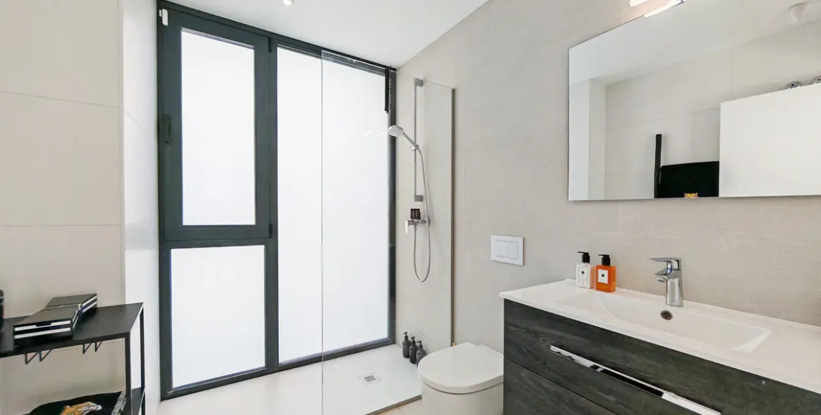 Продажа  отдельно стоящей виллы в Estepona 27