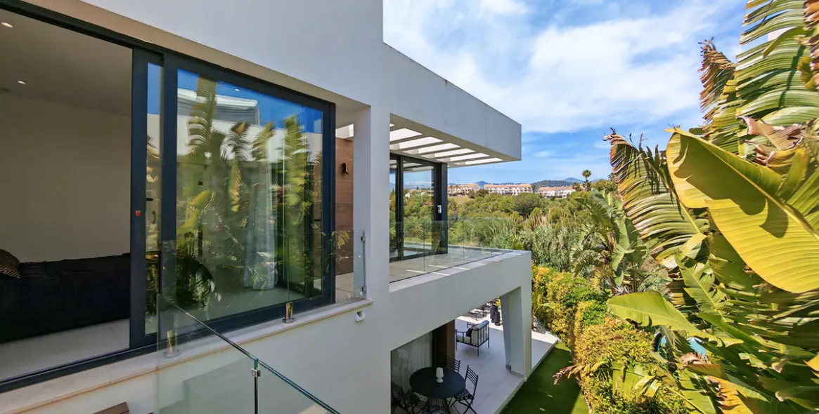 Продажа  отдельно стоящей виллы в Estepona 37