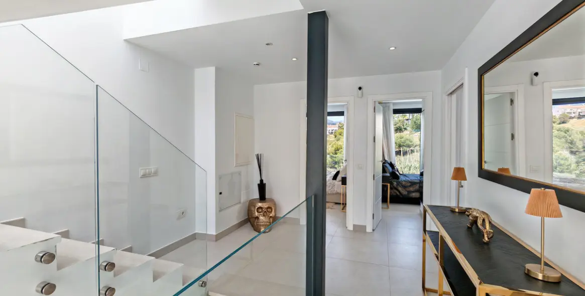 Продажа  отдельно стоящей виллы в Estepona 38