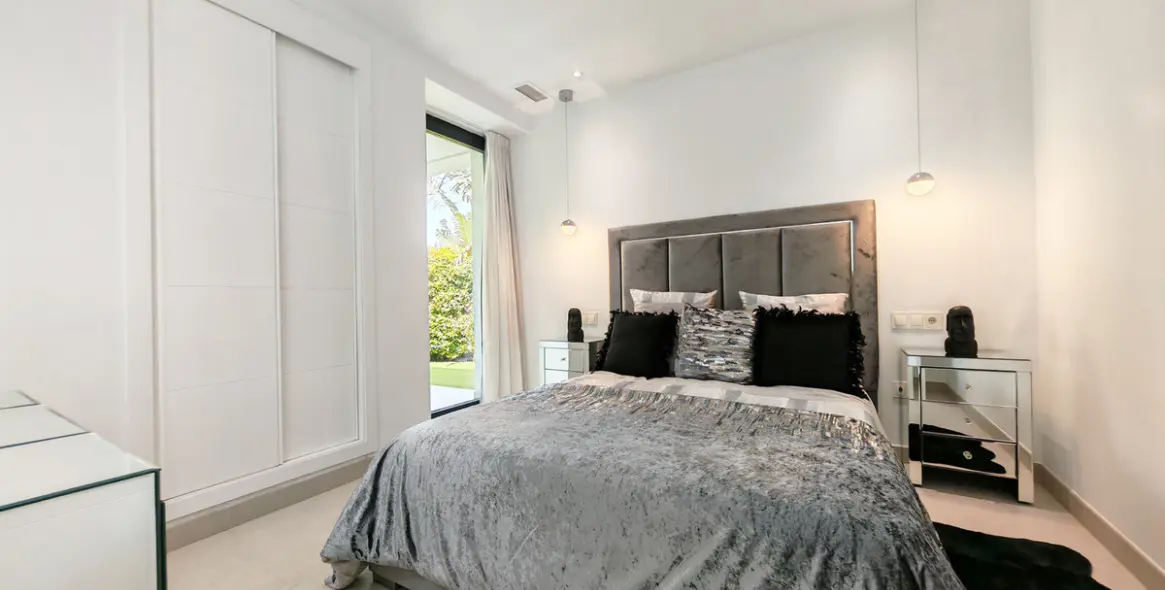 Продажа  отдельно стоящей виллы в Estepona 40