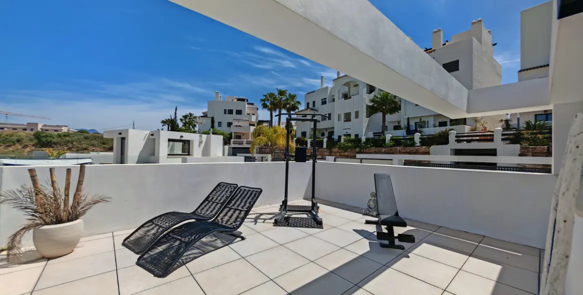 Продажа  отдельно стоящей виллы в Estepona 54